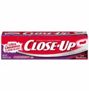 Close-Up Fluoride Toothpaste, Freshening Red Gel 4 oz (Pack of 2) Best Price